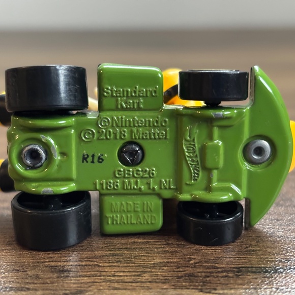 Nintendo HOT WHEELS 2018 Mario Bros Kart BOWSER Diecast Standard Kart Cart Car - Picture 8 of 8